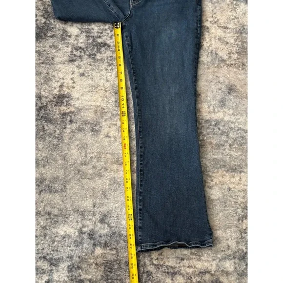 Madewell Mid Rise Kick Out Jeans Women's 31 Blue Denim Medium Wash Flare (33x28) - Picture 12 of 13